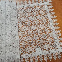 Obrus Gip. 140x240 kremowy