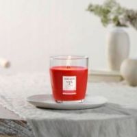 NW Średnia świeca Redberry & Nutmeg